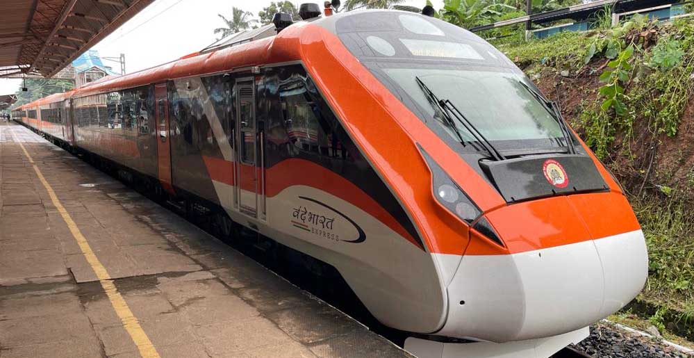 Vande bharat train 38 2.jpg