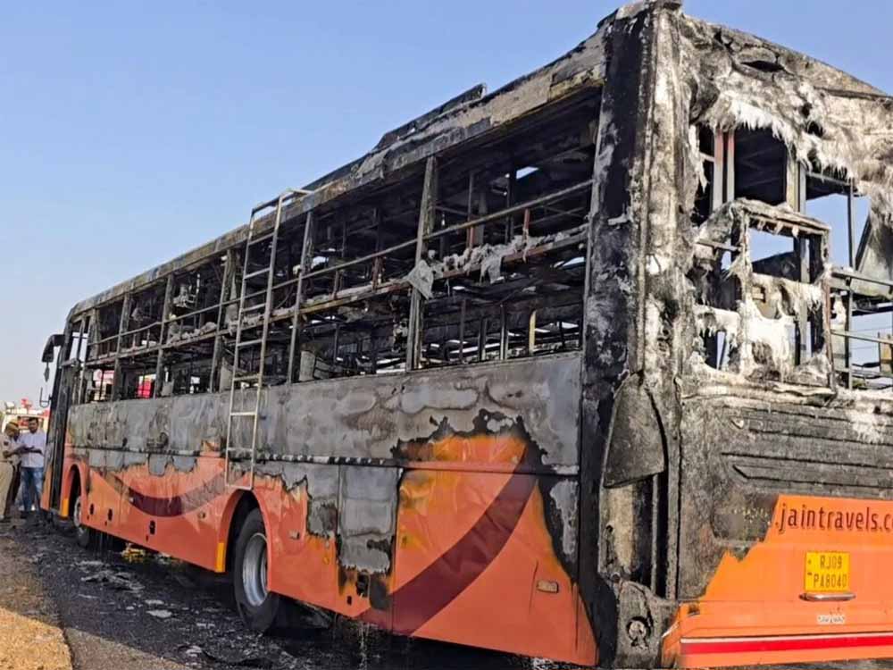 Bus 3.jpg