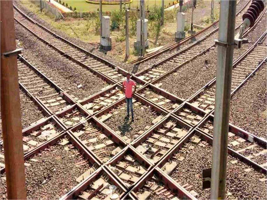 Diamond crossing.jpg