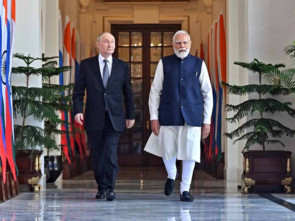 Modi putin 1.jpg