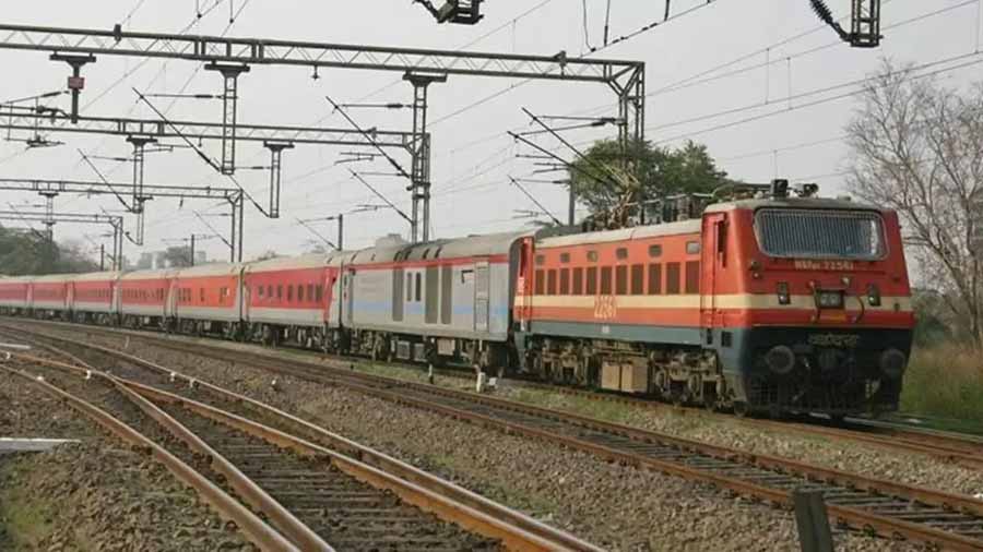 Train 4 1.jpg