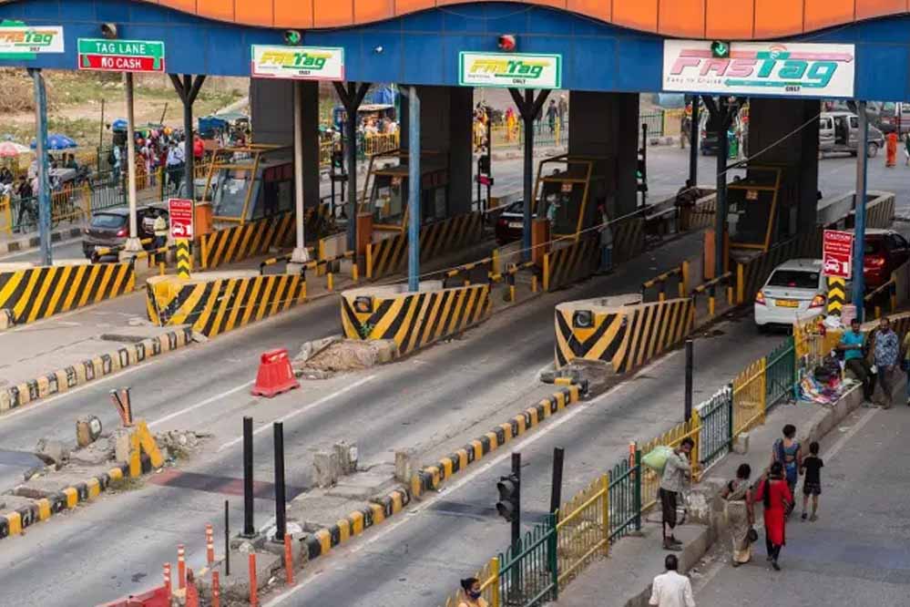 Toll plaza52 1.jpg