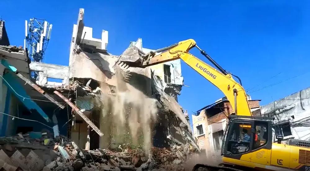 JCB Action A 119 1 156.jpg