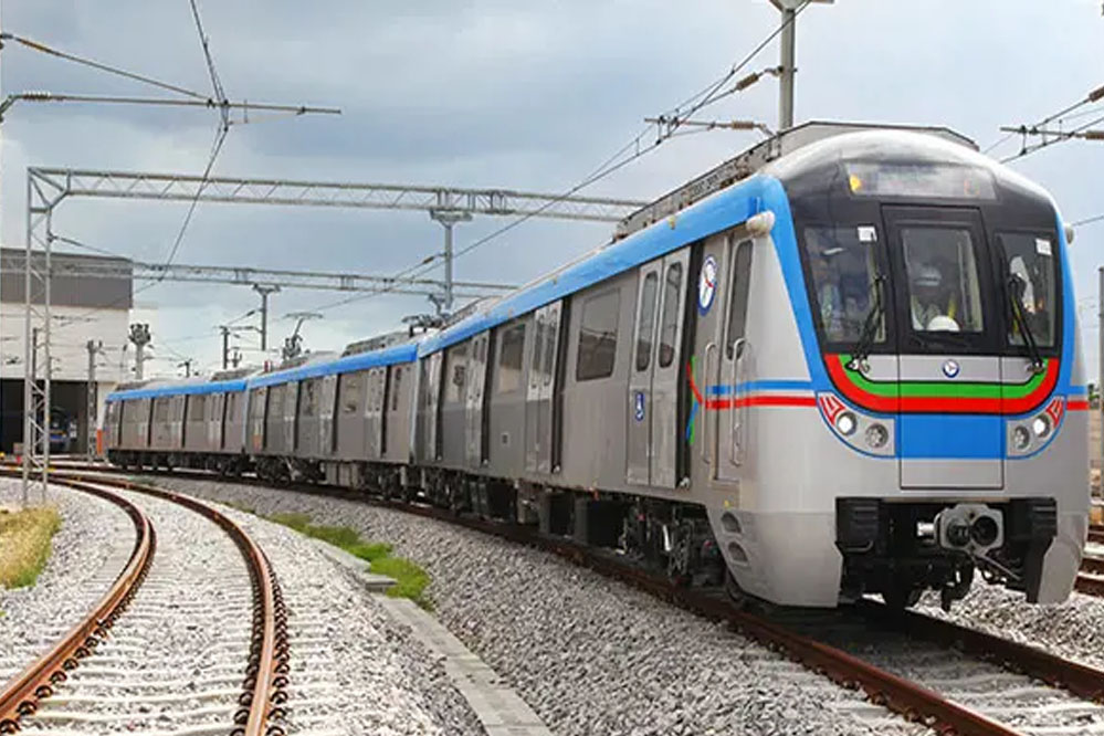 Metro train indore 2A 62 4.jpg