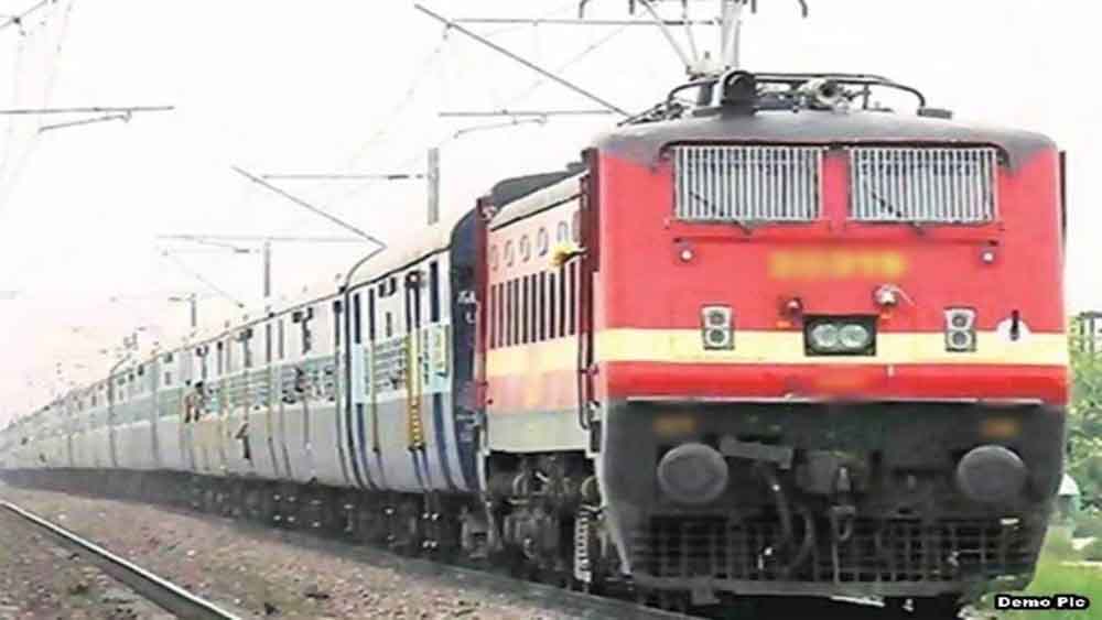 Train 3.jpg