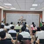 डीएम गौतमबुद्धनगर की अध्यक्षता में विभिन्न औद्योगिक इकाइयों की आउटसोर्सिंग एजेंसी/संविदाकारों की बैठक