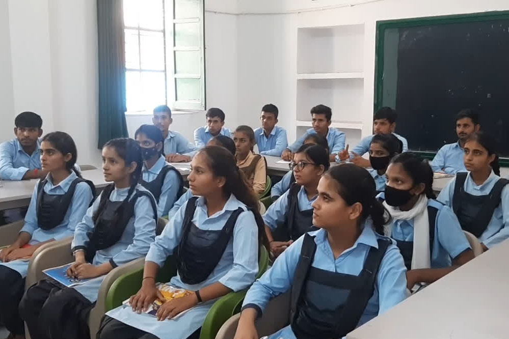 School student6A 106 1.jpg