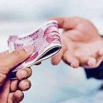 गोंडा में पंचायत सचिव 10 हजार रुपये की रिश्वत लेते रंगे हाथ गिरफ्तार