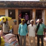 किसान चोवाराम एवं बेनीराम ने खाद, बीज के वितरण की व्यवस्था की सराहना की