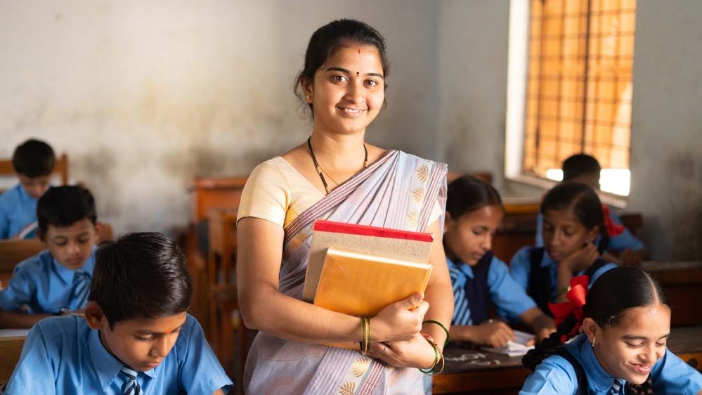 Teacher india5 1.jpg