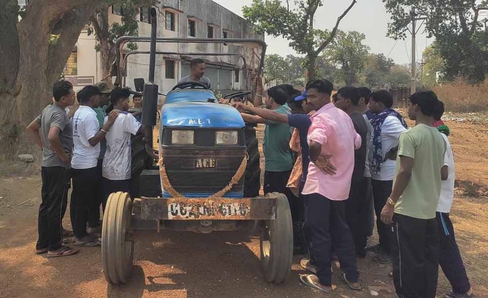 Naxal sam.jpg
