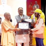हर श्रमिक परिवार को मिलेगी स्वास्थ्य सुरक्षा: सीएम योगी