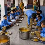 यूपी में MDM रसोइयों की रिटायरमेंट उम्र 62 साल तय करने की तैयारी, सेवा नियमावली बनेगी