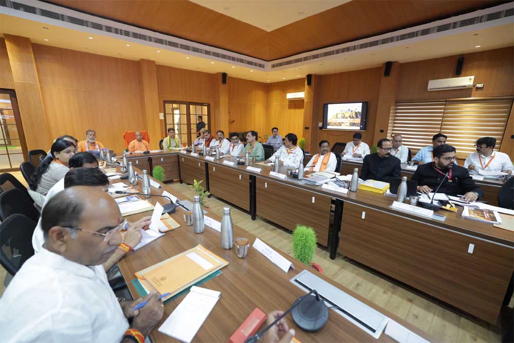 CABINET 01 8.jpg