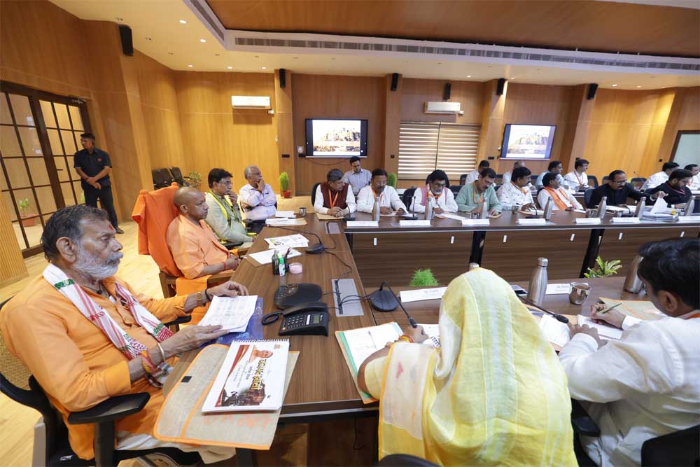 CABINET 04 5.jpg