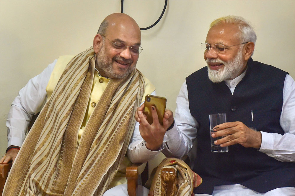 Modi amit 3.jpg