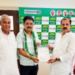 जदयू में शामिल हुए प्रसिद्ध सामाजिक कार्यकर्ता आशीष कुमार, प्रदेश महासचिव की मिली जिम्मेदारी