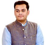 स्कूल बंद करने के आरोप पर अखिलेश को संदीप सिंह का जवाब, ‘PDA नहीं, Propaganda Delivery by Akhilesh’