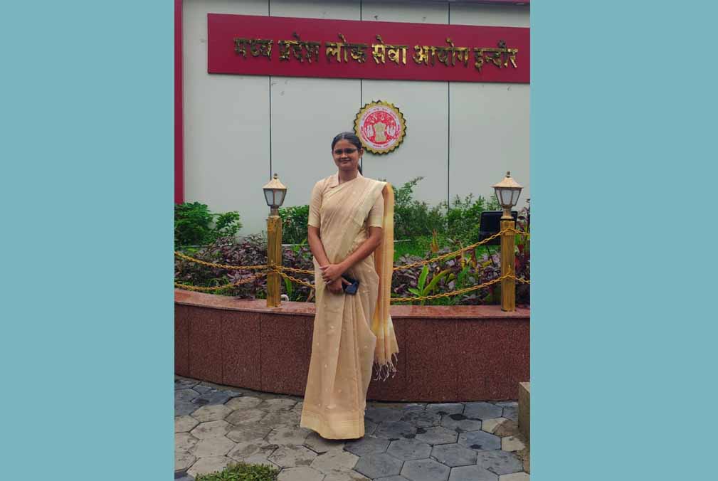 Yashu Tiwari.jpg