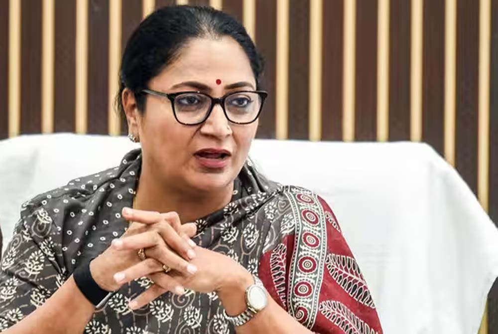 Cm rakhi.jpg