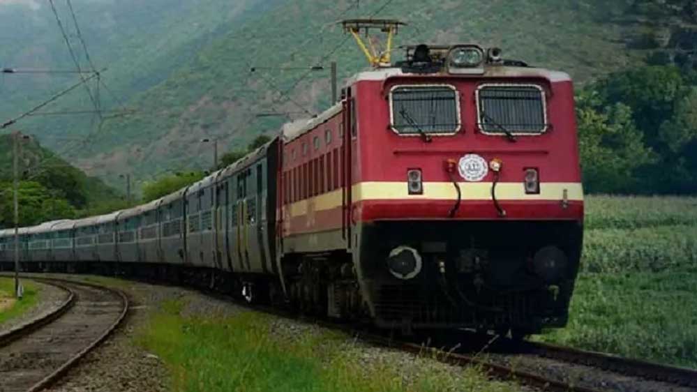 Rail Train A 121 6.jpg