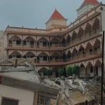 प्रयागराज में बड़ा हादसा! निर्माणाधीन स्वामी नारायण मंदिर का हिस्सा भरभराकर गिरा