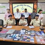 ग्वालियर पुलिस ने विंडसर हिल्स स्थित डुप्लेक्स से संचालित करोड़ों रुपए के साइबर फ्रॉड नेटवर्क का किया पर्दाफाश, पांच आरोपी गिरफ्तार