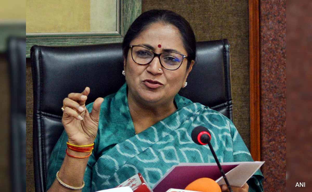 Cm rekha 2 1.jpg