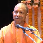 धन के लिए धर्म नहीं त्यागूंगा, छिड़ गया युद्ध तो बम-गोले भी दागूंगा : मुख्यमंत्री योगी आदित्यनाथ